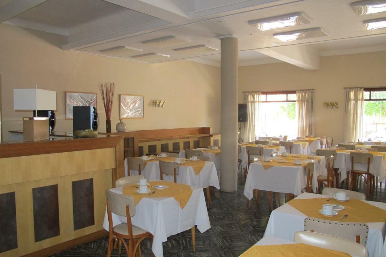 Hotel Emperador Necochea Exterior foto